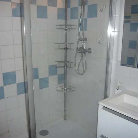 Duplex 3 Pieces Avec Terrasse, Jardin Et Piscine - 6 Couchages - Proche Commodites Et - Fr-1-731-63 Apartment *